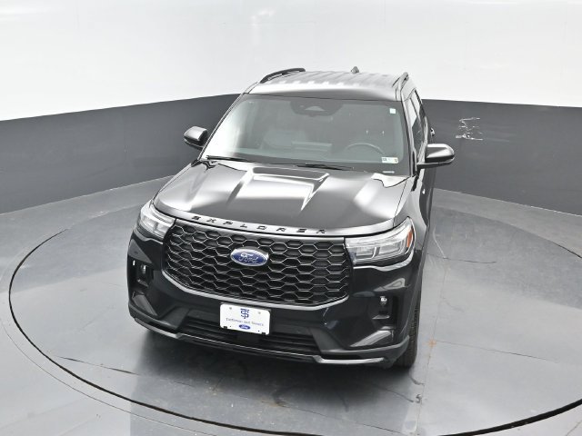 Certified 2025 Ford Explorer ST-Line w/ ST-Line Street Pack AWD/4WD image 21