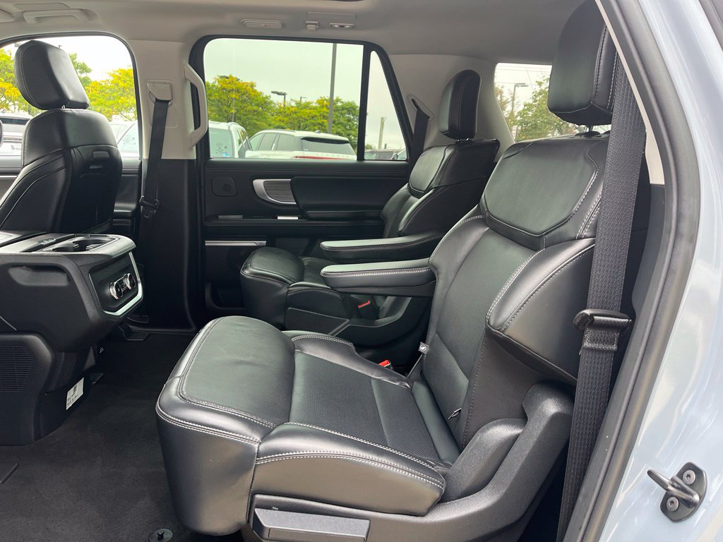 Certified 2025 Ford Expedition Max Platinum w/ Driver's Package AWD/4WD image 13