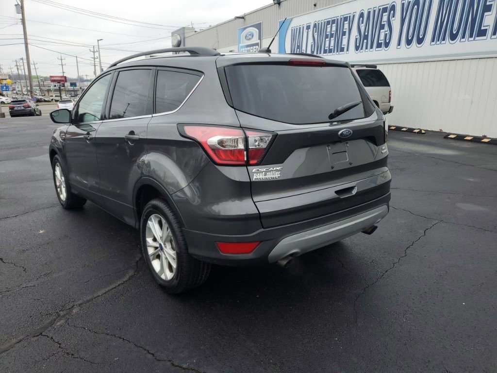 Certified 2018 Ford Escape SE image 3