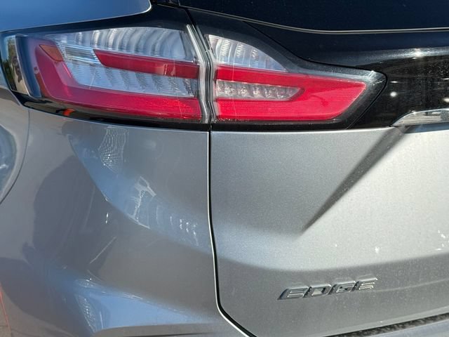 Certified 2020 Ford Edge SEL w/ Cold Weather Package AWD/4WD image 27