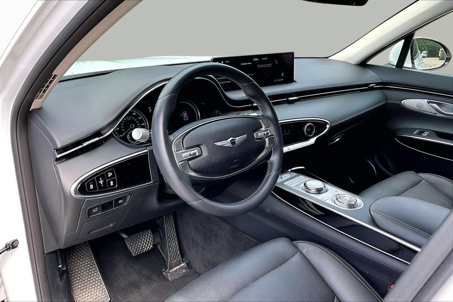 Used 2025 Genesis GV70 2.5T AWD/4WD image 18