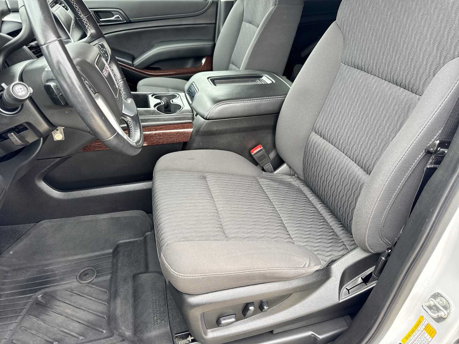 Used 2020 GMC Yukon SLE w/ SLE Value Package AWD/4WD image 15