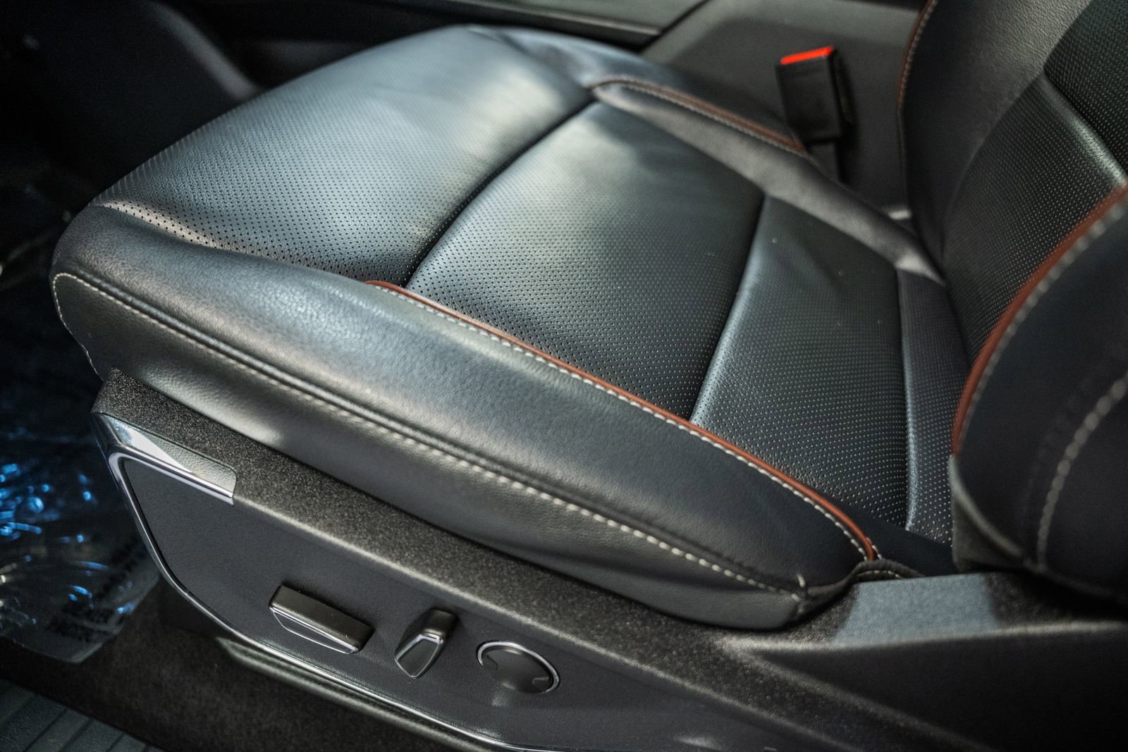 Certified 2023 Ford F150 Lariat w/ Equipment Group 502A High image 47