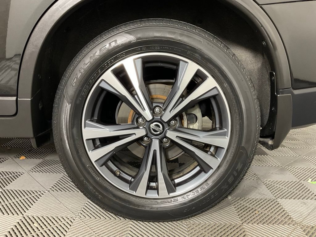Used 2019 Nissan Rogue SV w/ Premium Package FWD image 10