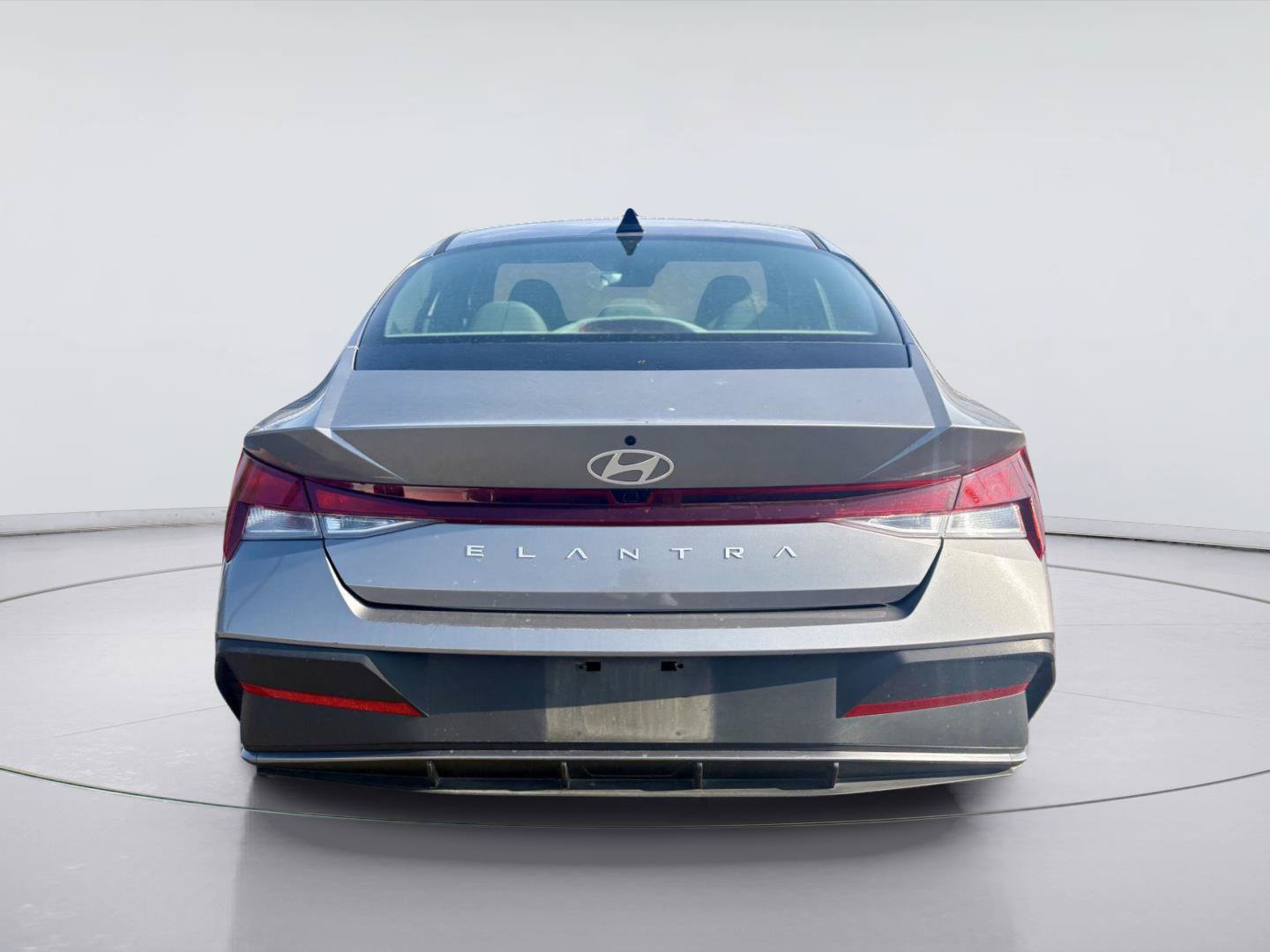 Used 2024 Hyundai Elantra SEL FWD image 4