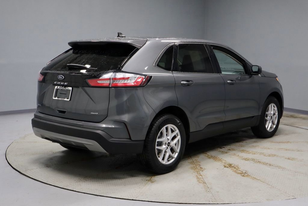 Certified 2024 Ford Edge SEL image 5