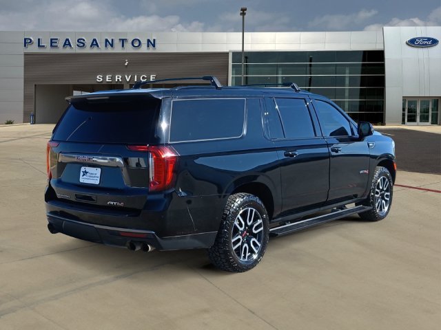 Used 2023 GMC Yukon XL AT4 w/ AT4 Premium Plus Package AWD/4WD image 5