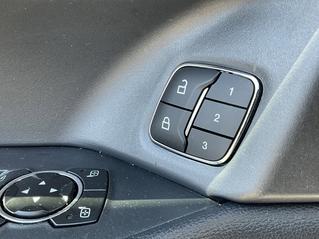 Certified 2024 Ford Expedition XLT image 22