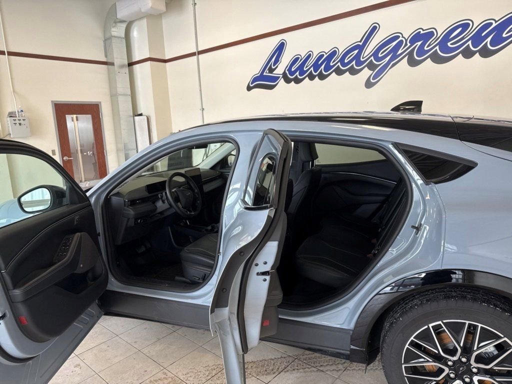 Certified 2024 Ford Mustang Mach-E Premium image 9