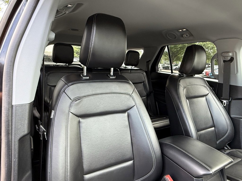 Certified 2022 Ford Explorer XLT w/ Equipment Group 202A image 31