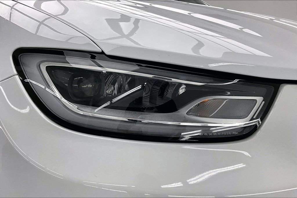 Used 2025 Chrysler Pacifica Select image 30