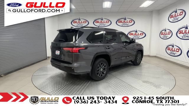 Used 2024 Toyota Sequoia Platinum AWD/4WD image 8