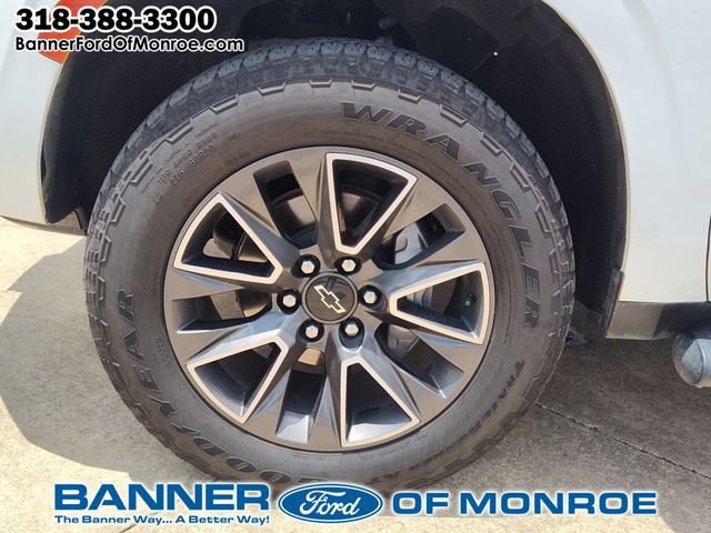 Used 2022 Chevrolet Tahoe Z71 w/ Luxury Package AWD/4WD image 13