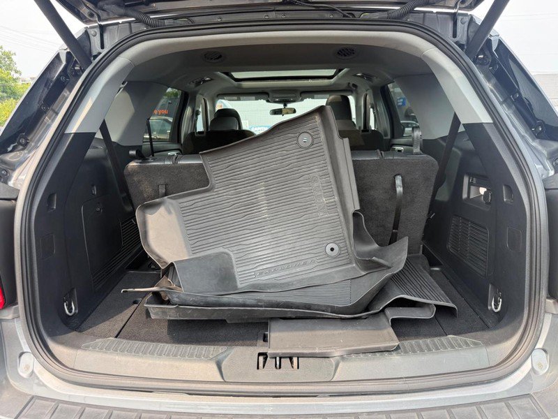 Certified 2023 Ford Explorer XLT w/ Equipment Group 202A AWD/4WD image 8