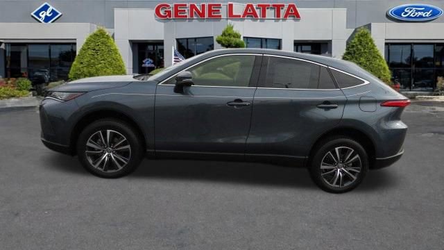 Used 2022 Toyota Venza LE video 2