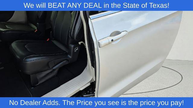 Used 2024 Chrysler Pacifica Touring-L FWD image 26