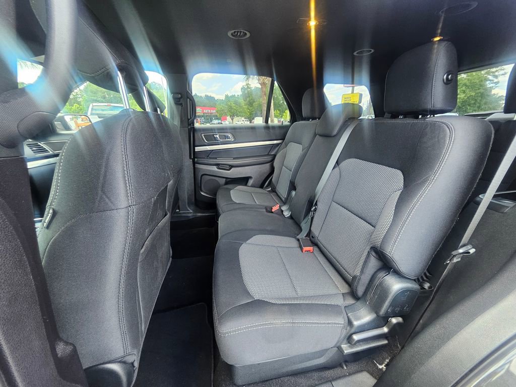 Certified 2019 Ford Explorer XLT FWD image 12