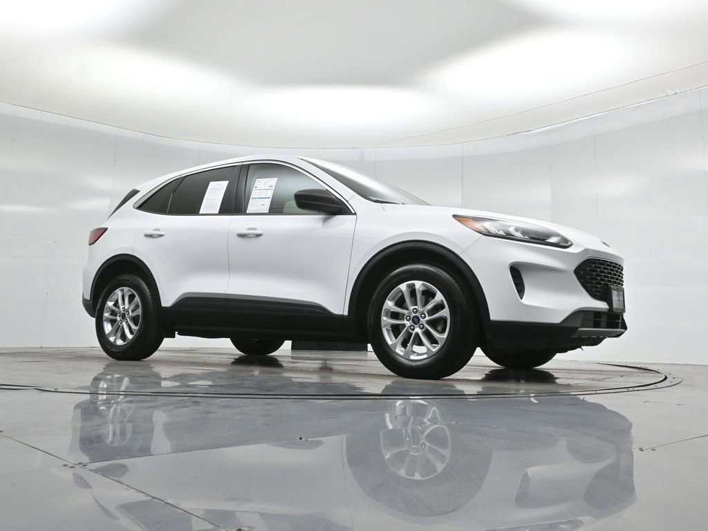 Certified 2022 Ford Escape SE image 2