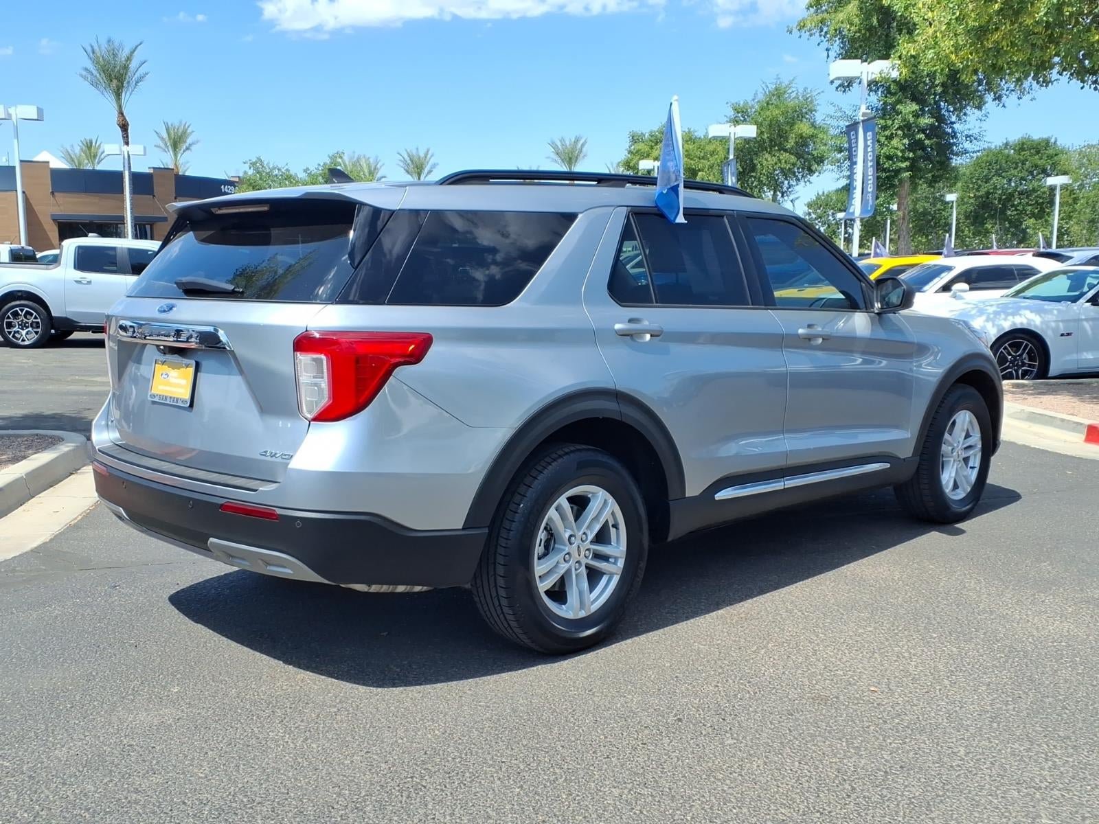 Certified 2022 Ford Explorer XLT w/ Equipment Group 202A AWD/4WD image 4