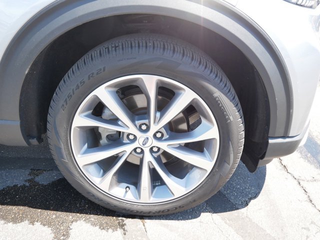 Certified 2025 Ford Explorer Platinum w/ Ultimate Package AWD/4WD image 6