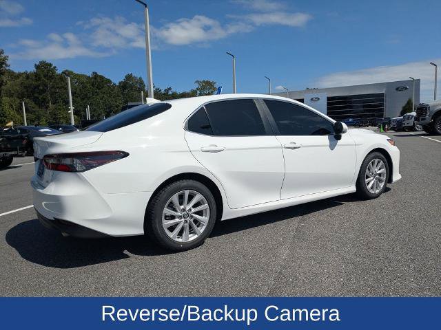 Used 2022 Toyota Camry LE w/ Convenience Package FWD image 4