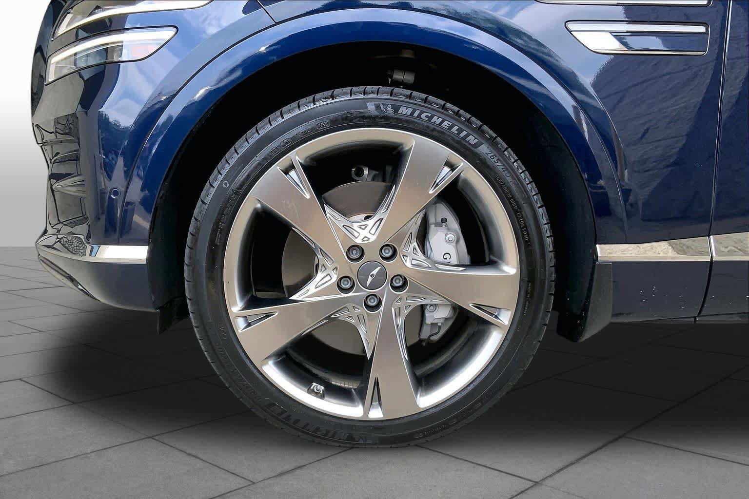 Used 2022 Genesis GV80 3.5T w/ Prestige Package 07 AWD/4WD image 11