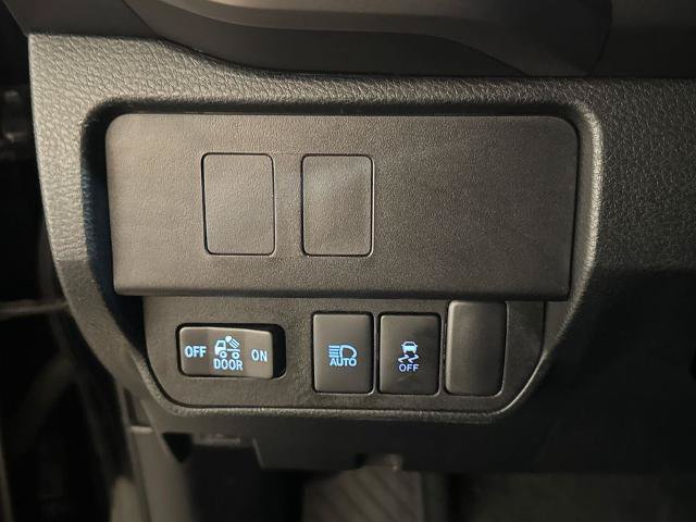 Used 2021 Toyota Tacoma SR5 RWD image 18