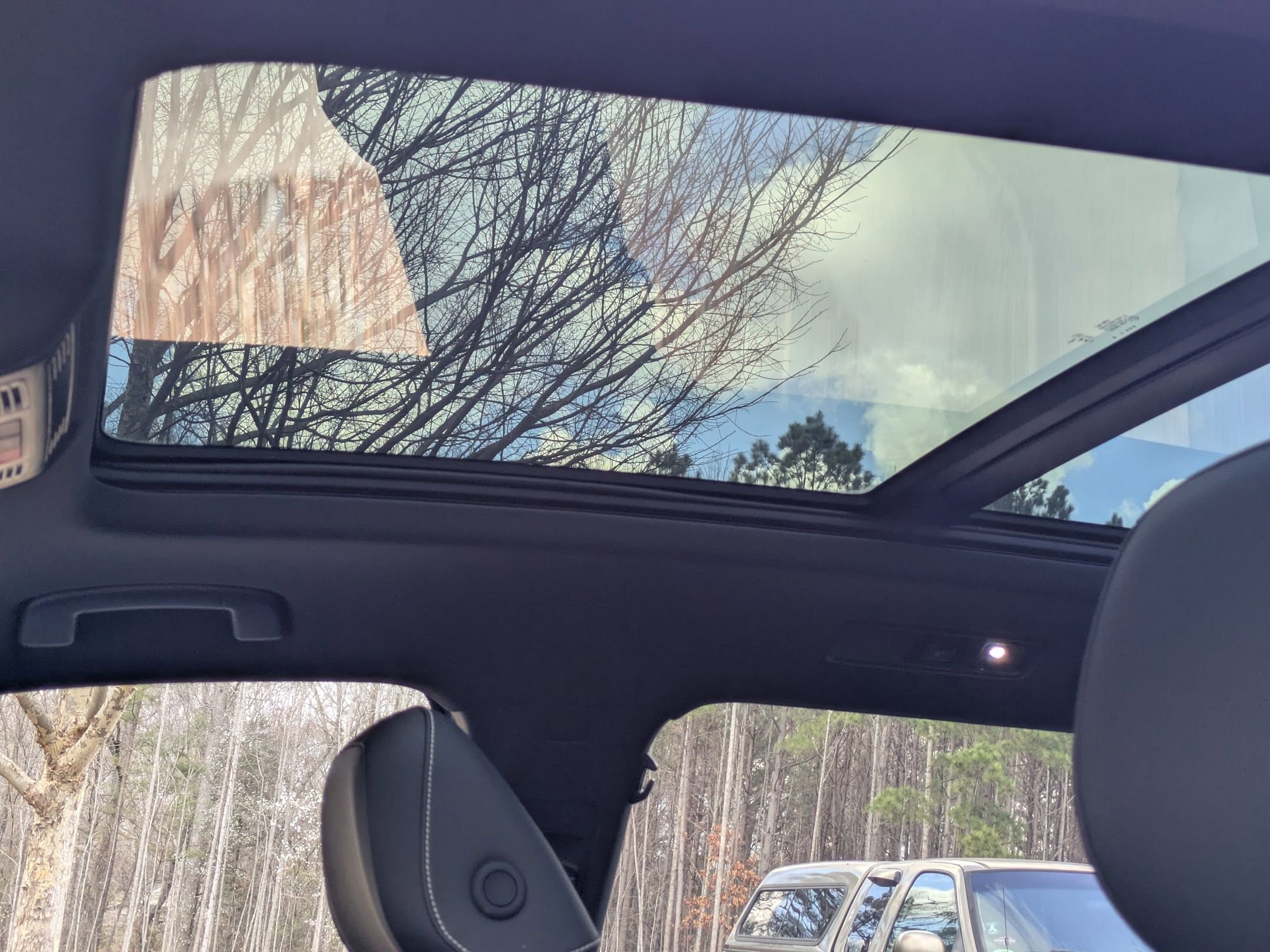 Used 2024 Volkswagen Tiguan SE R-Line image 14