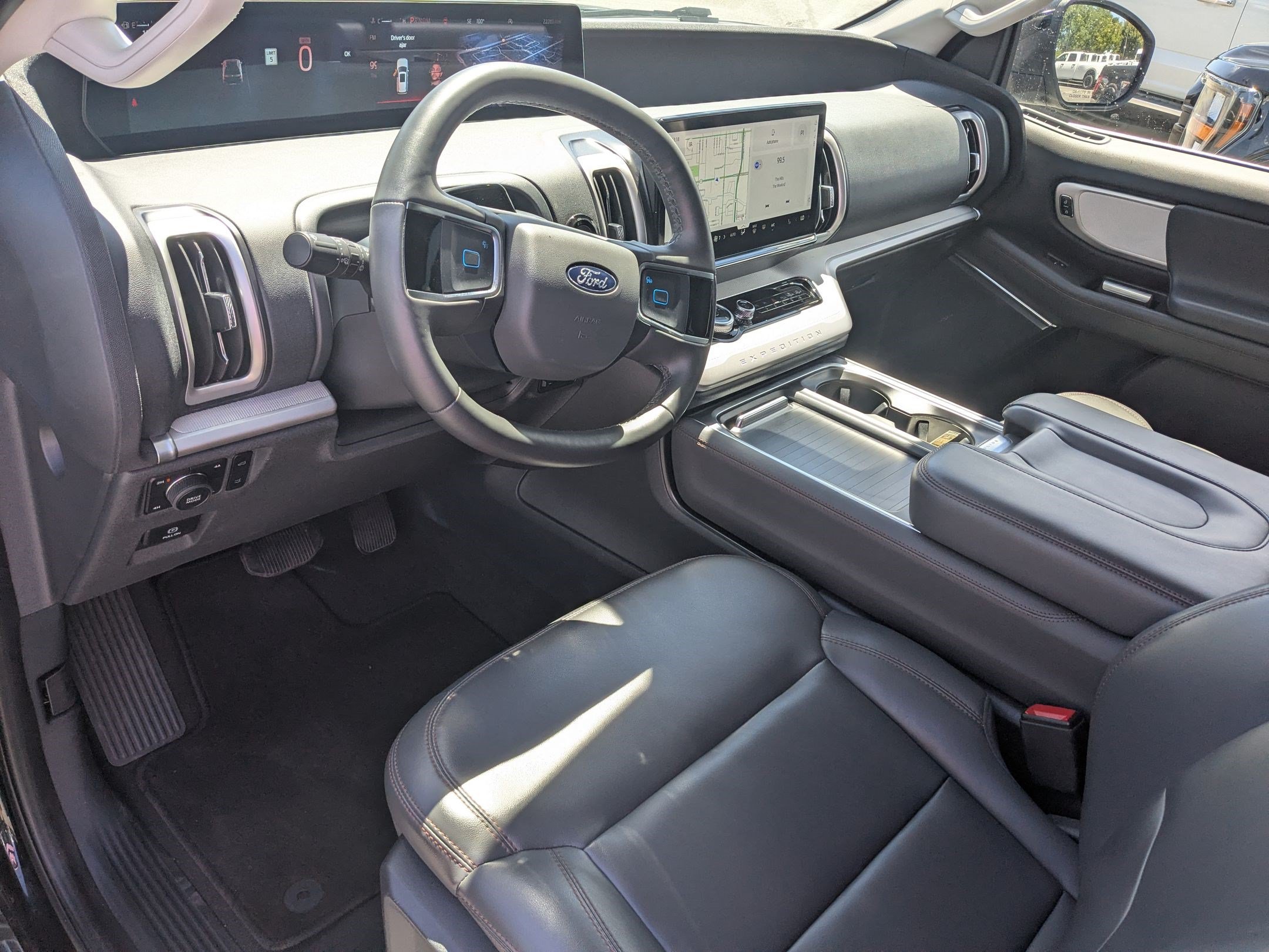 Certified 2025 Ford Expedition Active AWD/4WD image 18
