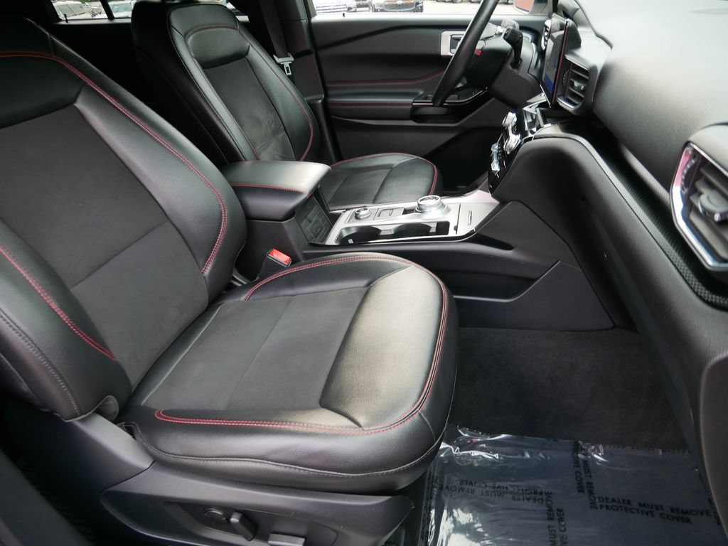 Certified 2023 Ford Explorer ST-Line AWD/4WD image 9