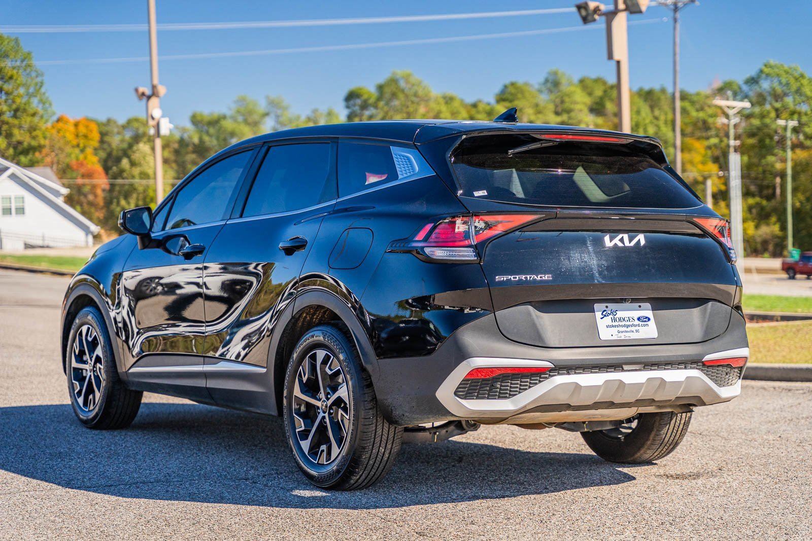 Used 2025 Kia Sportage EX image 3