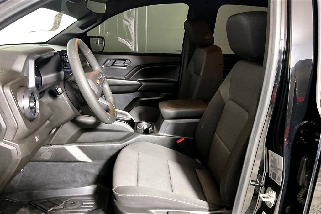 Used 2025 Chevrolet Colorado W/T image 20