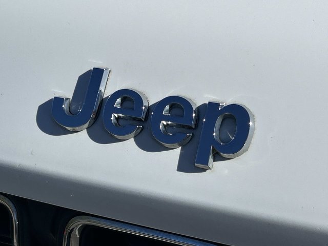 Used 2022 Jeep Grand Cherokee L Laredo w/ Luxury Tech Group I AWD/4WD image 10