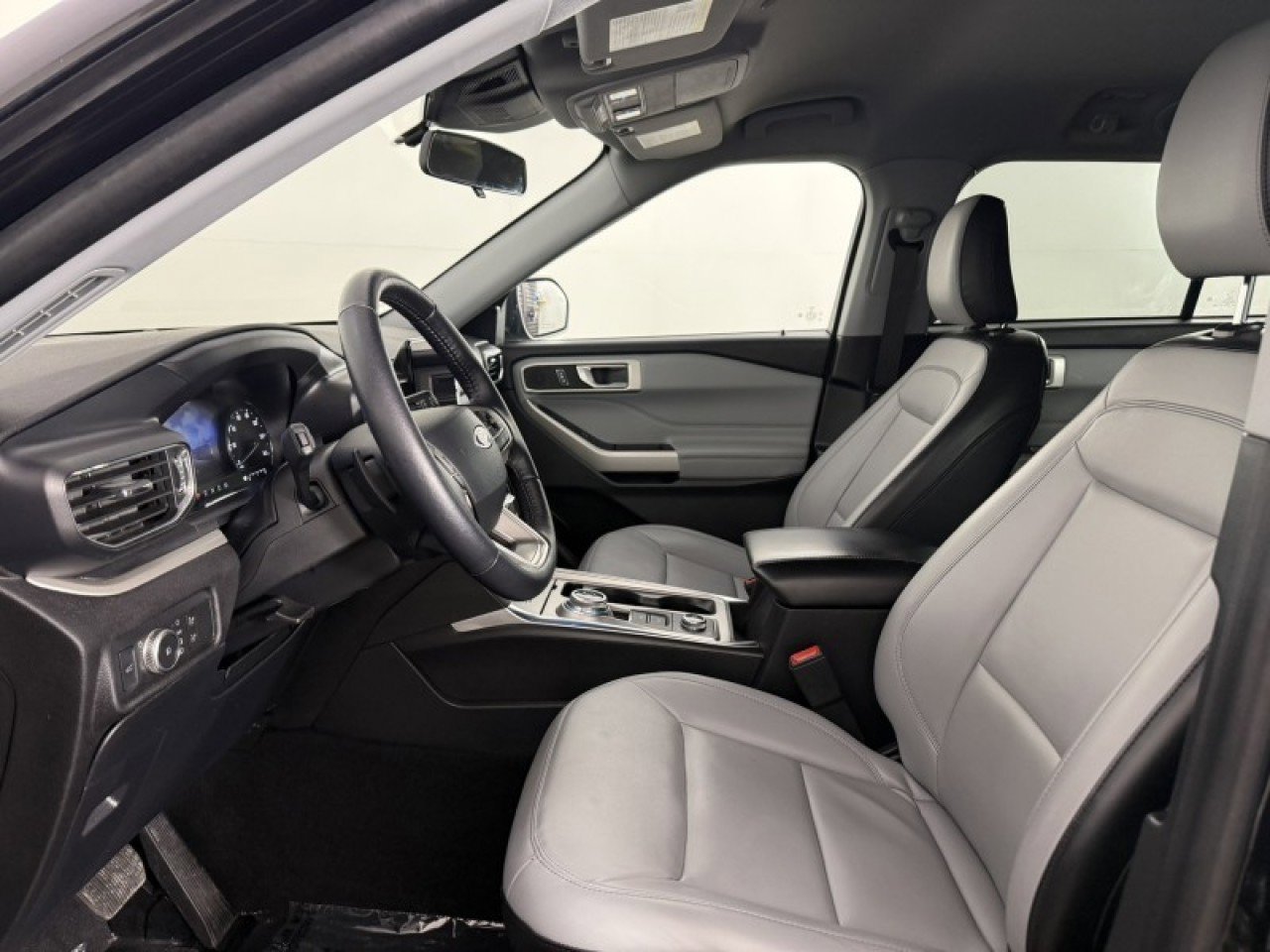 Certified 2021 Ford Explorer XLT w/ Equipment Group 202A image 13