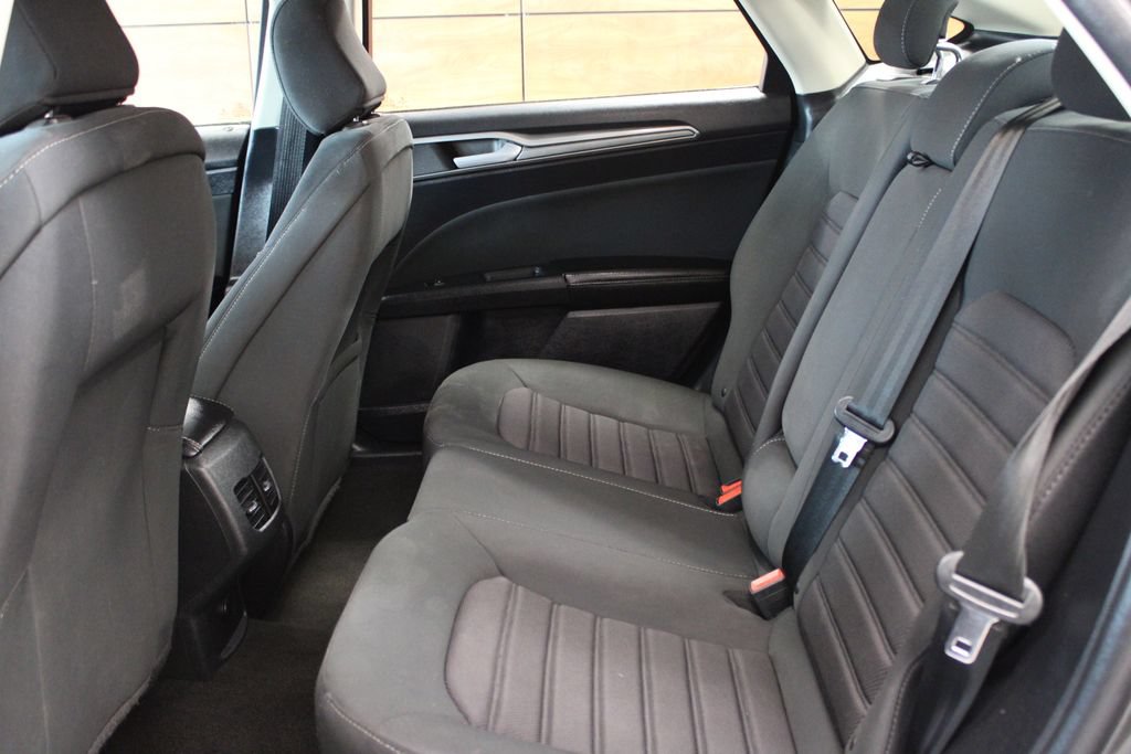 Certified 2020 Ford Fusion SE FWD image 29