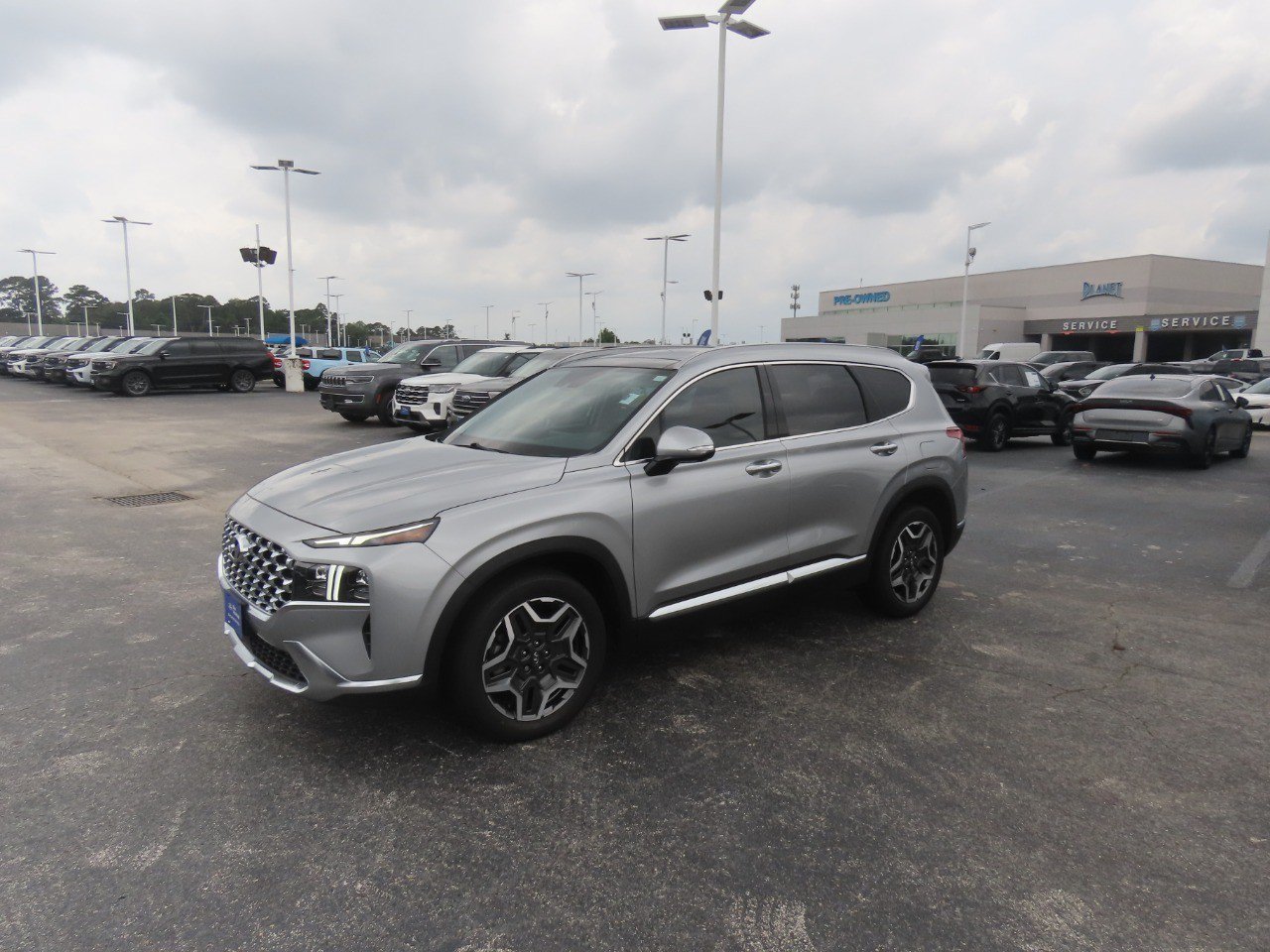 Used 2023 Hyundai Santa Fe Limited FWD image 2