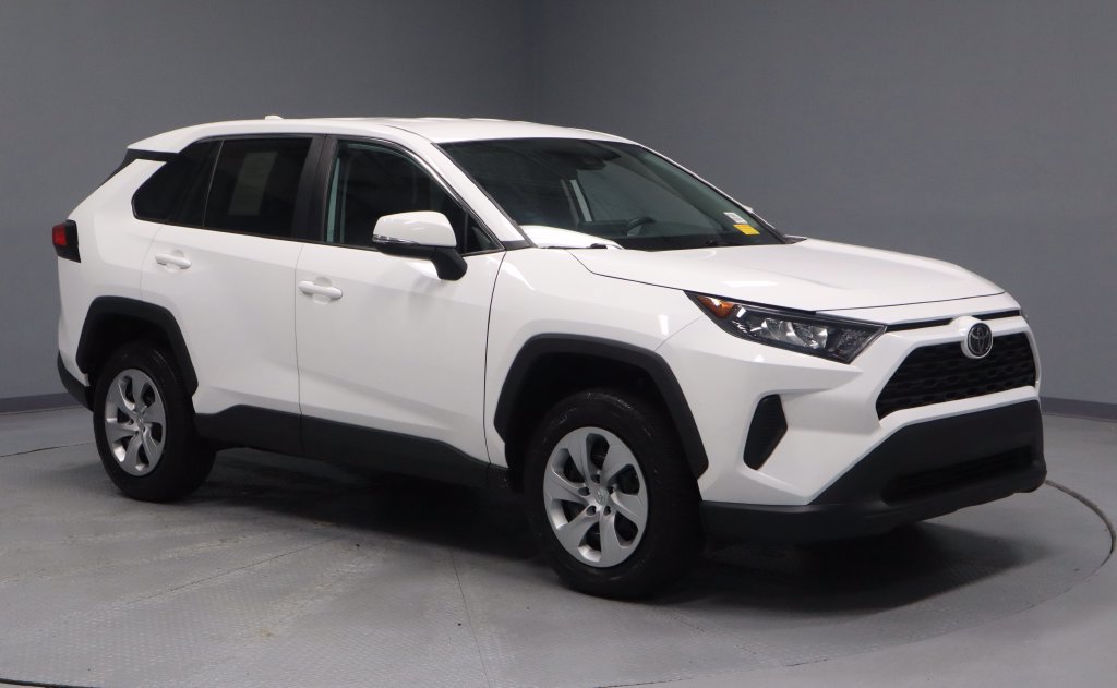Used 2022 Toyota RAV4 LE AWD/4WD image 1