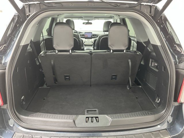 Certified 2024 Ford Explorer XLT w/ Equipment Group 202A AWD/4WD image 3