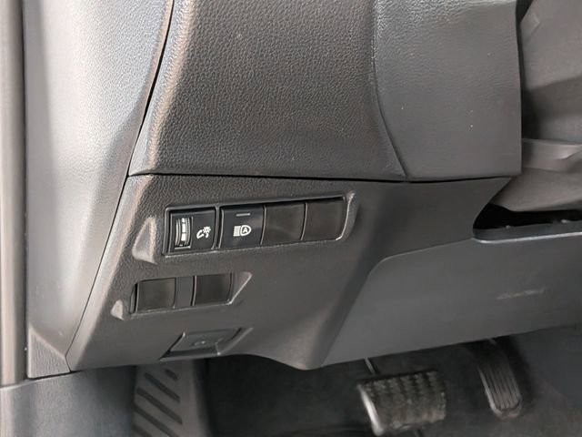 Used 2024 Toyota Corolla Cross LE image 13