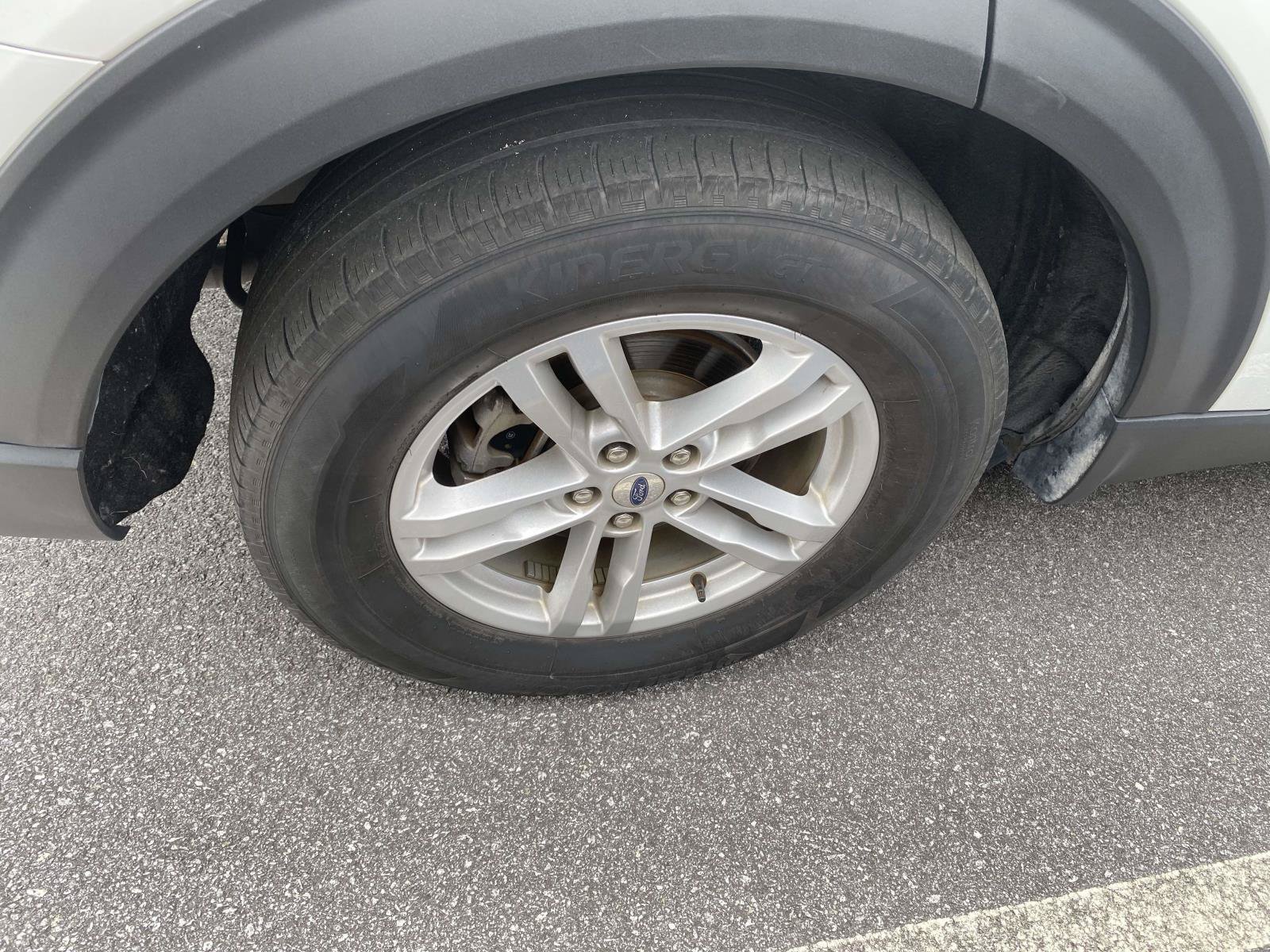Certified 2023 Ford Explorer XLT RWD image 8