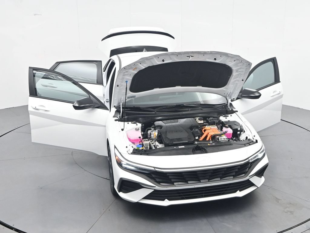 Used 2025 Hyundai Elantra SEL FWD image 47