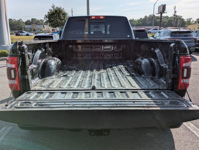 Used 2024 RAM 3500 Tradesman w/ Chrome Appearance Group AWD/4WD image 13