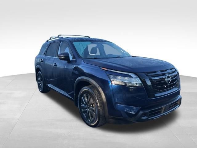 Used 2022 Nissan Pathfinder SV w/ SV Black Package image 6