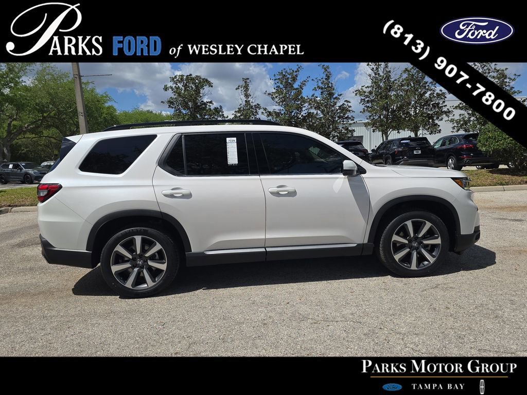 Used 2024 Honda Pilot Touring image 2