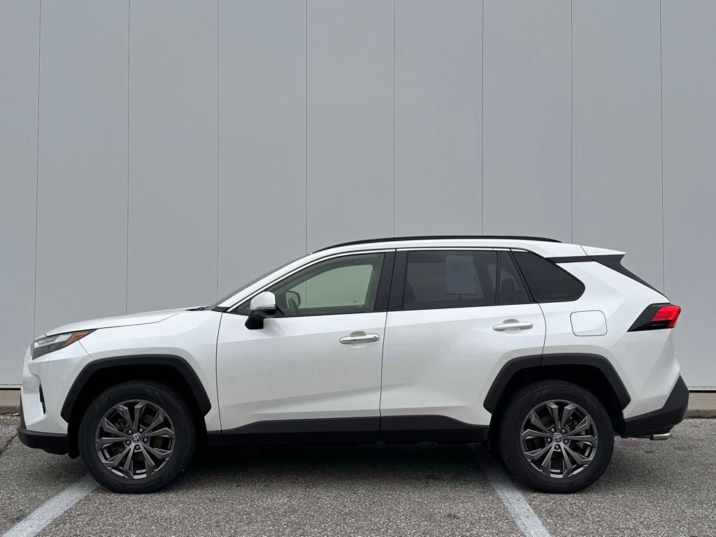 Used 2022 Toyota RAV4 Limited AWD/4WD image 2