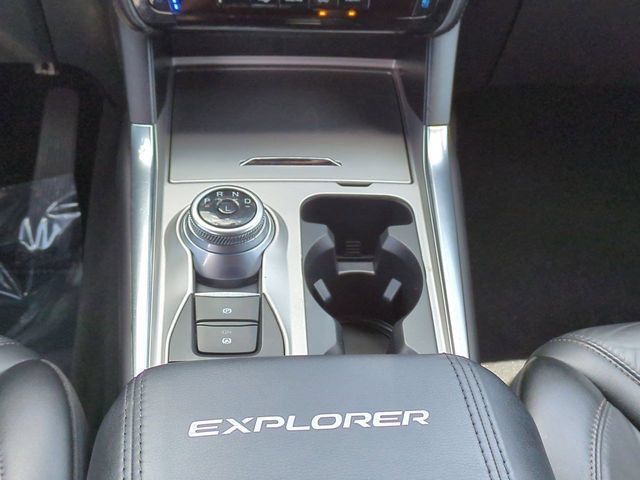 Certified 2023 Ford Explorer Platinum w/ Technology Package AWD/4WD image 19