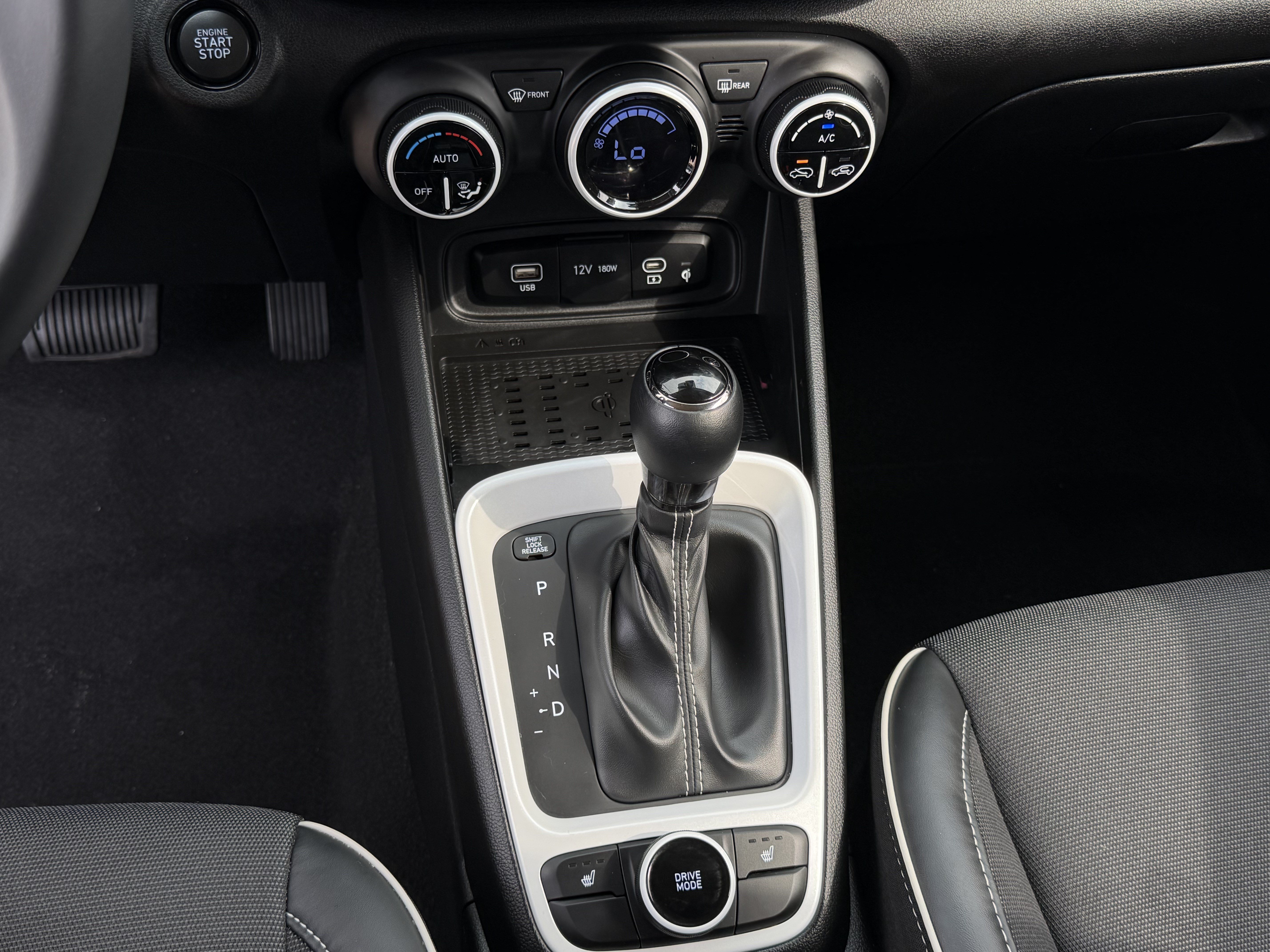 Used 2024 Hyundai Kona SEL w/ Convenience Package FWD image 22