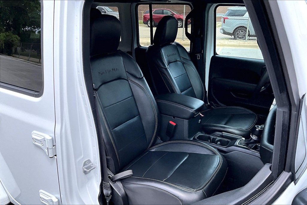 Used 2023 Jeep Wrangler Unlimited Sahara AWD/4WD image 7