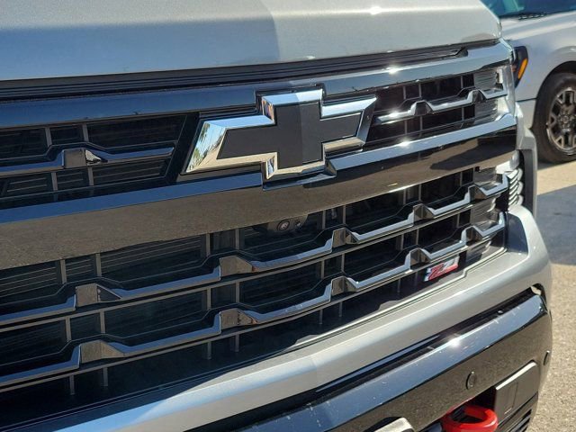 Used 2024 Chevrolet Silverado 1500 LT Trail Boss w/ Convenience Package II AWD/4WD image 7