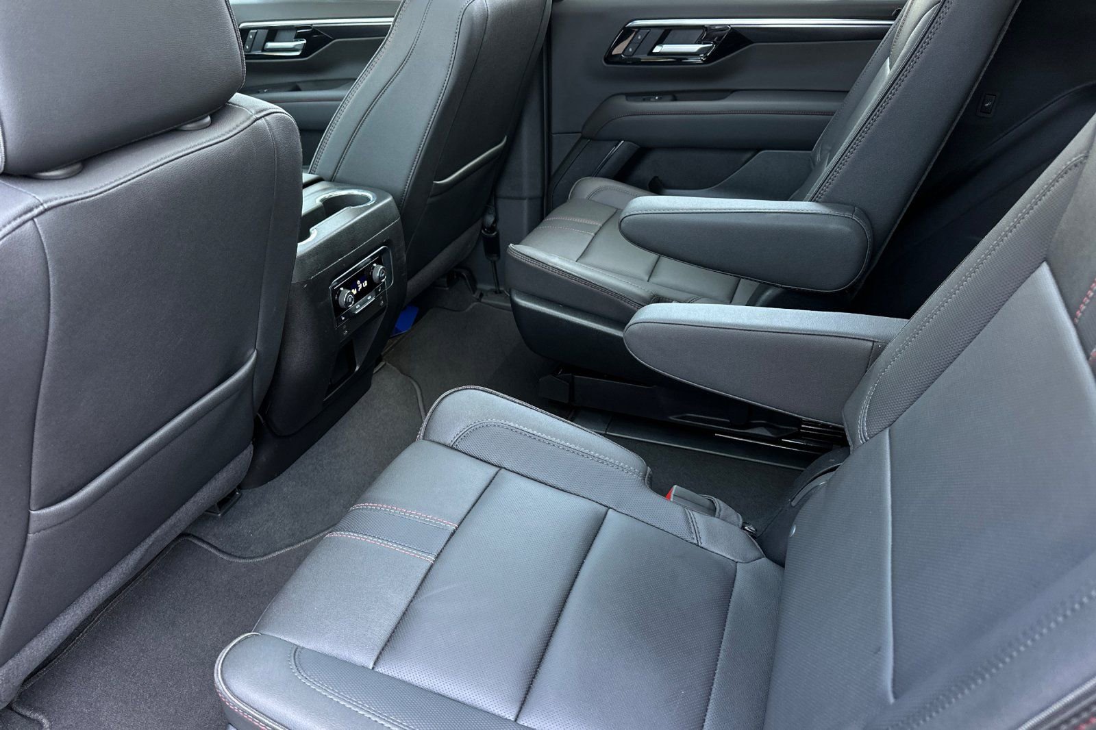 Used 2026 Chevrolet Tahoe RST w/ Advanced Technology Package RWD image 11